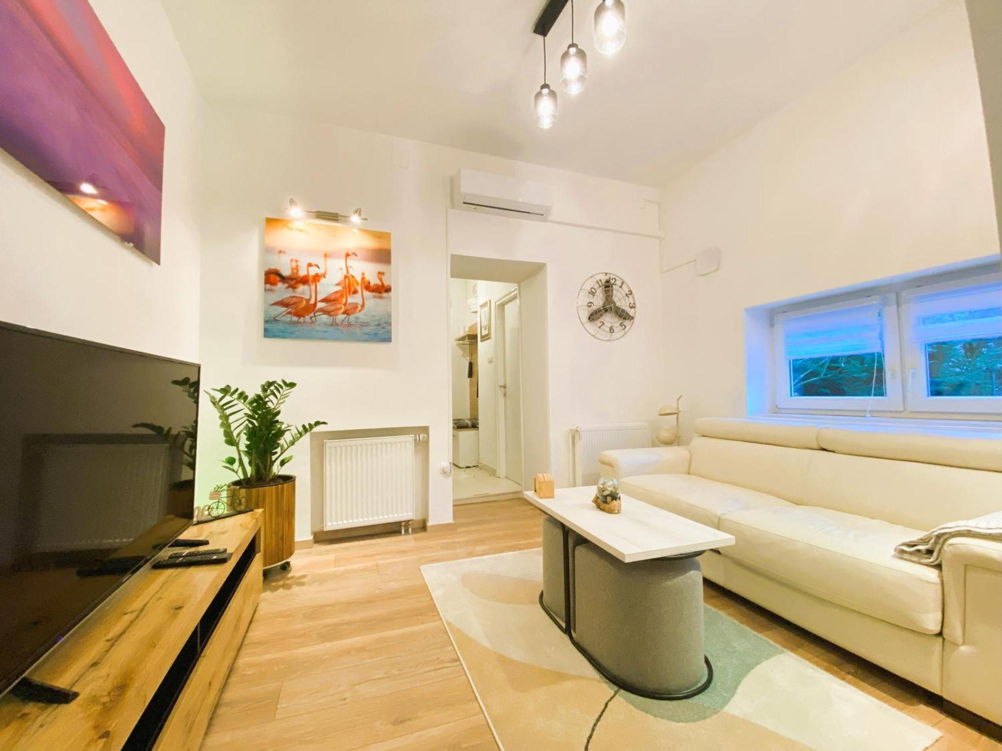 Silver Star With Parking Apartman